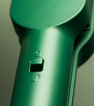 Cargar imagen en el visor de la galería, Cepillo plancha y ondulador 2 en 1
