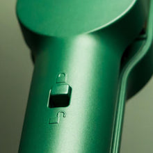 Cargar imagen en el visor de la galería, Cepillo plancha y ondulador 2 en 1
